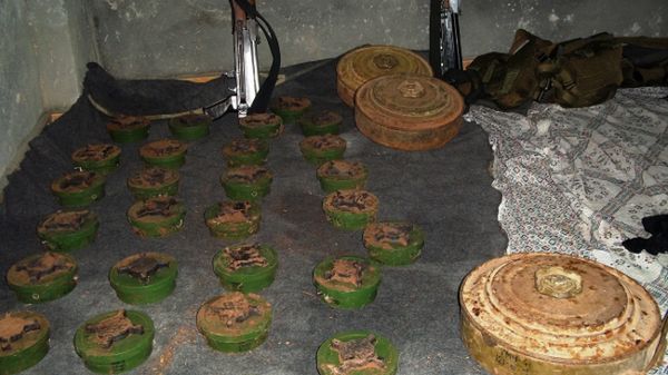 Miny przeciwpiechotne wykopane w pobliżu granicy z Libanem