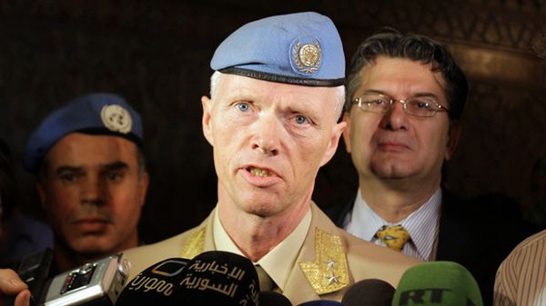 gen. Robert Mood, szef obserwatorów ONZ w Syrii