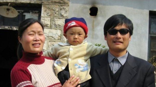 Chen Guangcheng z rodziną (zdjęcie archiwalne)