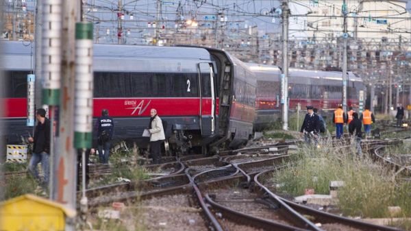 Pociągi otarły się o siebie tuż przed wjazdem na rzymski dworzec