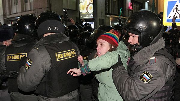 Protesty w Moskwie 7 grudnia zakończyły się interwencją policji i aresztem dla wielu osób