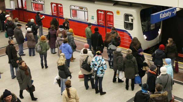 Wznowiono ruch pociągów metra od stacji Wierzbno do stacji Świętokrzyska