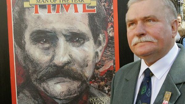 Lech Wałęsa przy okładce magazynu "Time"