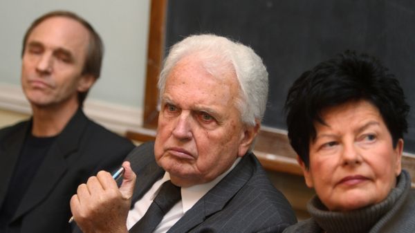 Politolog Jerzy Wiatr i eurodeputowana Joanna Senyszyn