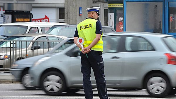 Więcej punktów karnych za jazdę bez pasów i przewożenie dzieci bez fotelika