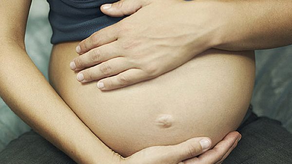 Ginekolodzy przekonują, że poród naturalny jest najbezpieczniejszy dla matki i dziecka