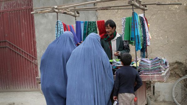 Jedna trzecia Afganek narażona jest na przemoc