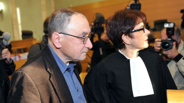 Były brat brother Pierre-Etienne Albert i jego obrońca Elisabeth Rudelle-Vimini