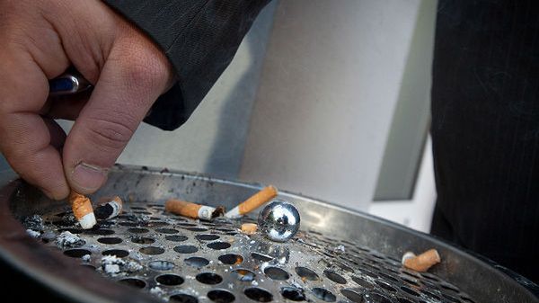 Przerwa na papierosa, to straty dla gospodarki