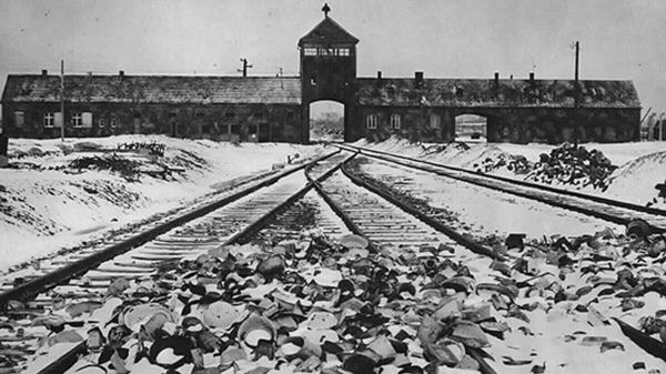Brama wjazdowa obozu Auschwitz-Birkenau
