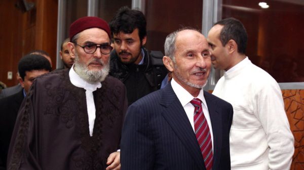 Przewodniczący Narodowej Rady Libijskiej Mustafa Dżalil (na zdjęciu z prawej)