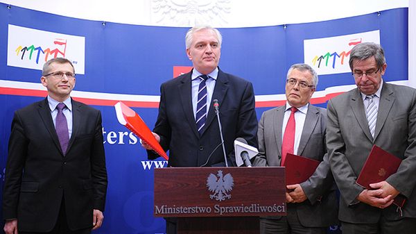 B. minister sprawiedliwości Krzysztof Kwiatkowski, obecny - Jarosław Gowin oraz profesorowie: Andrzej Zoll i Piotr Hofmański
