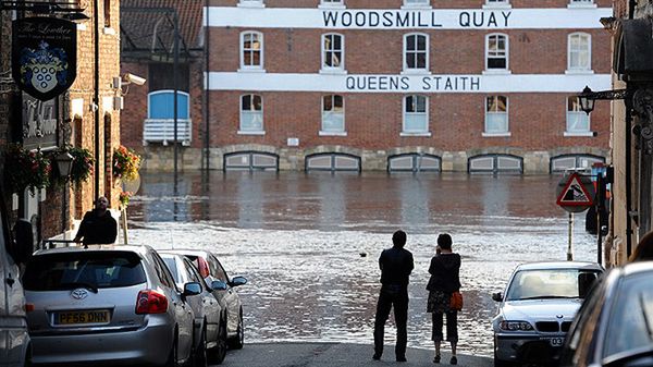Padające od wielu dni deszcze dają się we znaki Brytyjczykom