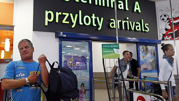 Turyści - klienci biura Sky Club - wracają do kraju