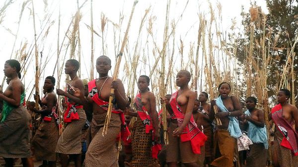 Uczestniczki Tańca Trzcin w Suazi