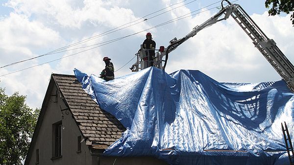 Zniszczenia po trąbie powietrznej w Kluczach