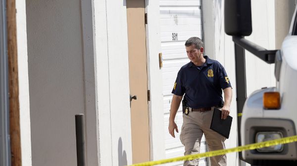 Agenci FBI przeszukali biura Arc Electronics Inc.