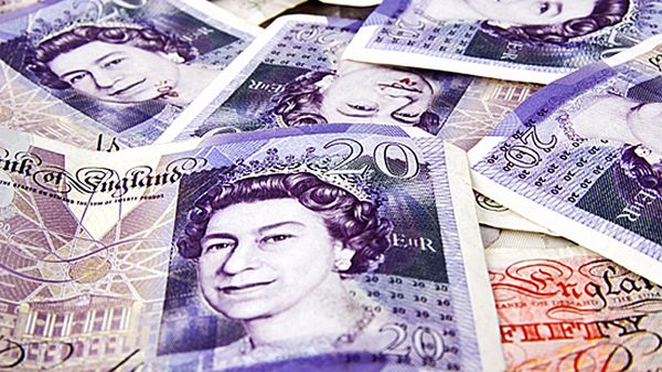 Polacy są mistrzami w oszczędzaniu