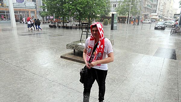 Deszczowa pogoda nie odstrasza kibiców