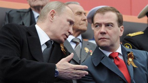 Władimir Putin i Dmitrij Miedwiediew