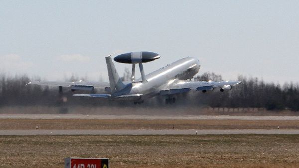 Jeden ze scenariuszy cybermanewrów NATO zakładał, że utracono kontrolę nad systemami sterującymi samolotami rozpoznawczymi AWACS