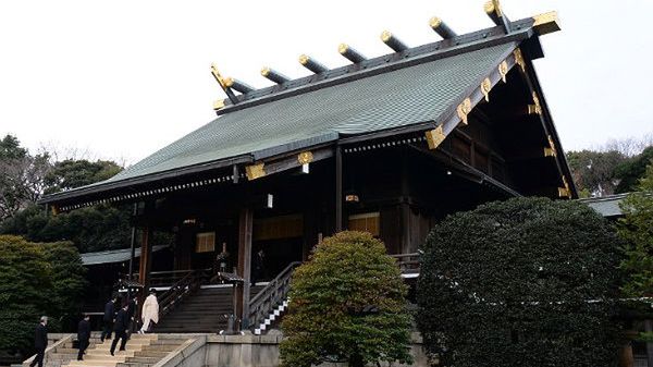 Premier Japonii odwiedził świątynię Yasukuni