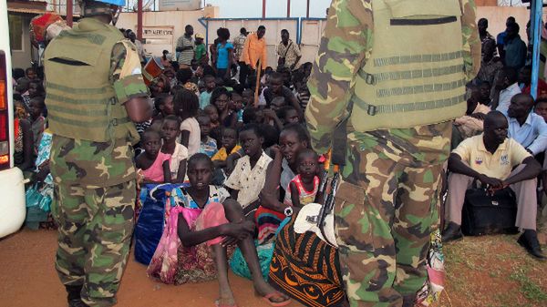 Baza błękitnych hełmów w Dżubie - tam również schronienia szukają sudańscy cywile