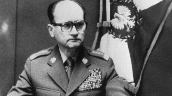 Gen. Jaruzelski ogłasza wprowadzenie stanu wojennego