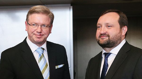 Sztefan Fuele i Serhij Arbuzow