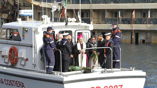 Rocznicowe uroczystości na wyspie Giglio na Morzu Tyrreńskim, gdzie doszło do katastrofy.