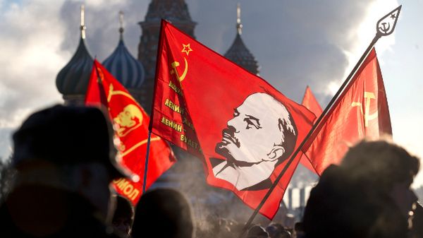 Rosyjscy komuniście zgromadzili się w rocznicę śmierci Lenina na Placu Czerwonym w Moskwie