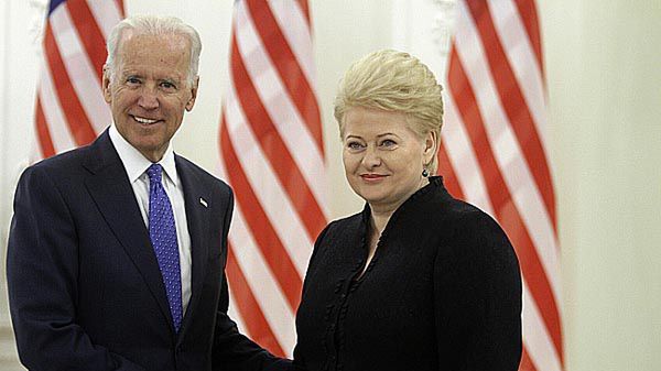 Wiceprezydent USA Joe Biden i prezydent Litwy Dalia Grybauskaite