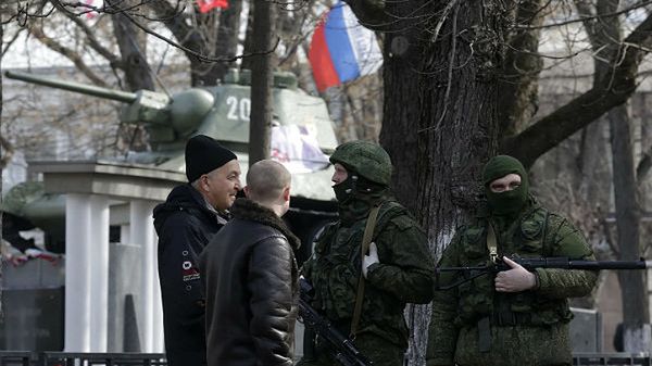 Rosyjskie siły na Krymie mają swoich przeciwników, mają również zwolenników