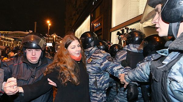 Siły specjalne policji OMON podczas protestu w Moskwie