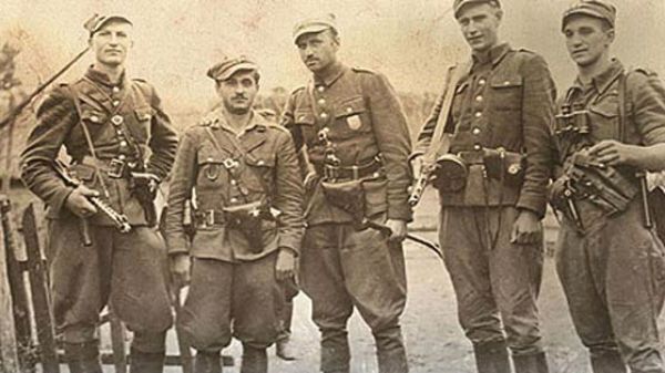 Okładka książki "Żołnierze Wyklęci. Niezłomni bohaterowie"