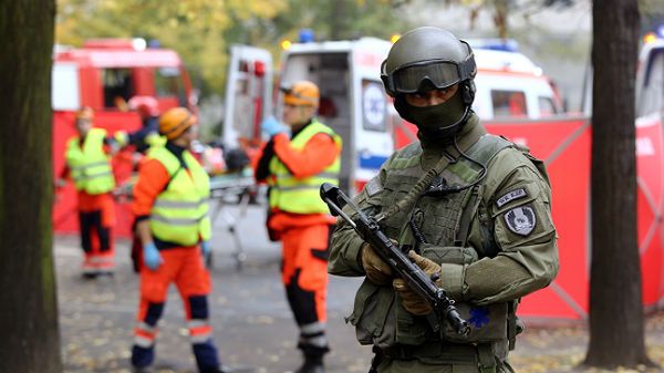 Napad na szkołę w Warszawie - ćwiczenia antyterrorystów