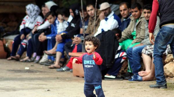 Grupa imigrantów z centrum dla uchodźców na Lampedusie