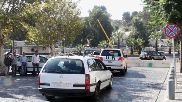 Konwój pojazdów z inspektorami ds. broni chemicznej w Damaszku