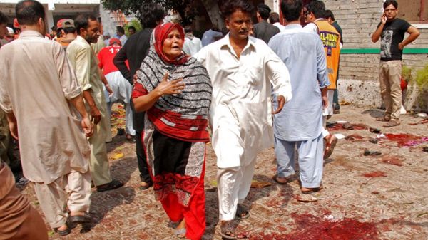 Przed kościołem w Peszawarze doszło do zamachu