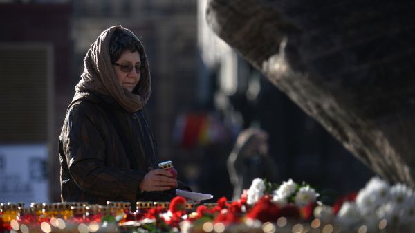 Znicze składane ku pamięci ofiar stalinowskich zbrodni
