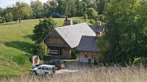 Posiadłość Janusza Palikota w Dzierwanach