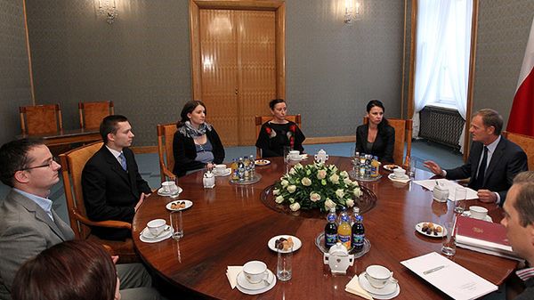 Premier Donald Tusk podczas spotkania z przedstawicielami Stowarzyszenia i Fundacji Rzecznik Praw Rodziców