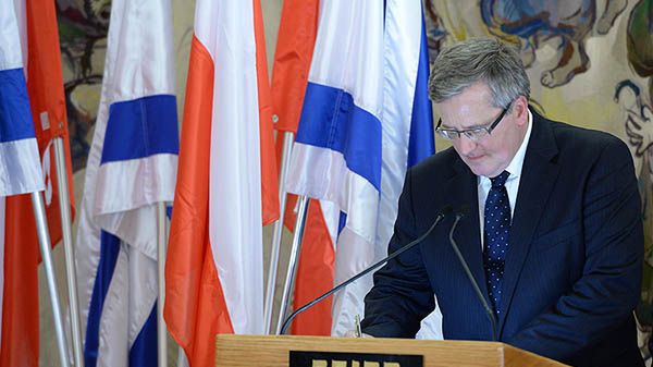 Prezydent Bronisław Komorowski podczas konferencji w Knesecie