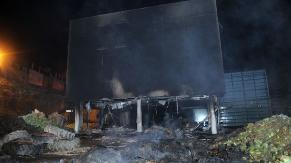 Spalony urząd podatkowy w Morlaix