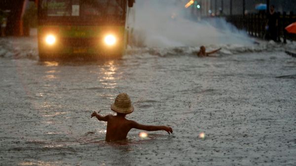 Ze wschodniej części stolicy ewakuowano około siedem tys. ludzi
