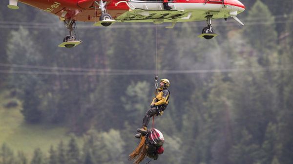 Akcja ratunkowa po wypadku koło Tiefencastel