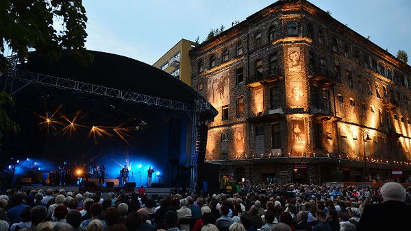 Warszawa, 02.09.2012. Plenerowy koncert finałowy IX Festiwalu Kultury Żydowskiej "Warszawa Singera