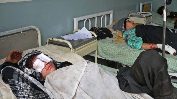 Afgańczycy ranni w nalocie NATO; wrzesień 2012 r.