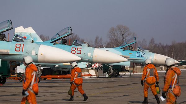 Myśliwce Su-27 i rosyjscy piloci