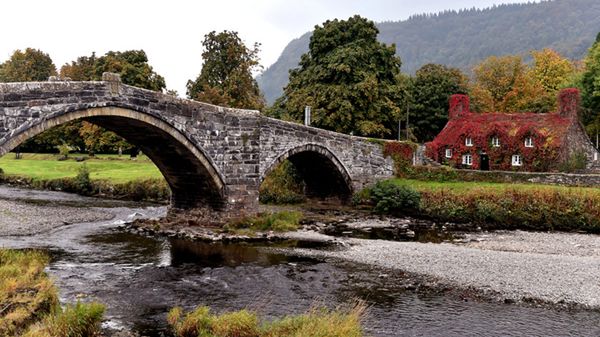 Llanrwst, Walia
